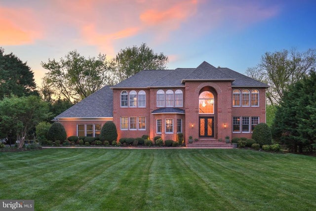 11724 Gainsborough Rd, Potomac