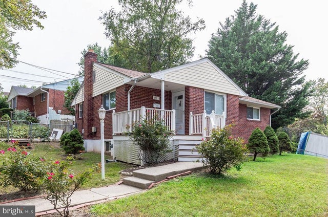 1901 Gainsboro Rd, Rockville