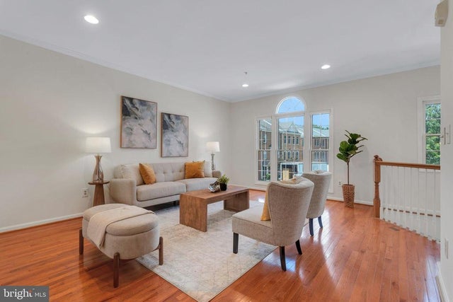 468 Winding Rose Dr, Rockville