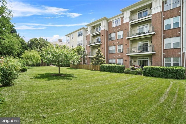 110 Chevy Chase St #301, Gaithersburg