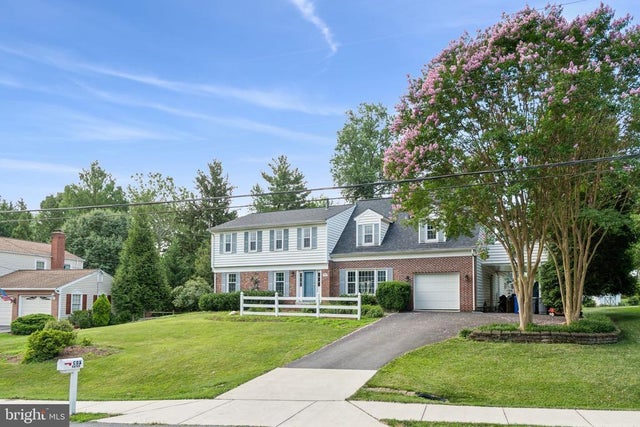 16709 Bethayres Rd, Rockville