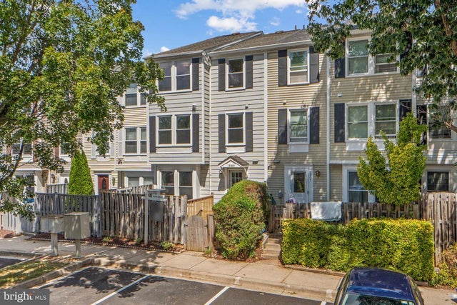 19809 Larentia Dr, Germantown