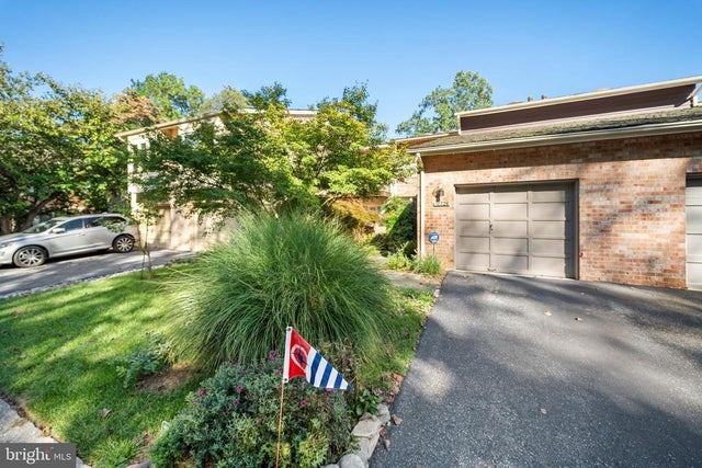 10729 Gloxinia Dr, Rockville