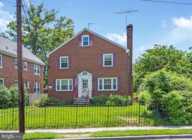 7427 Carroll Ave, Takoma Park