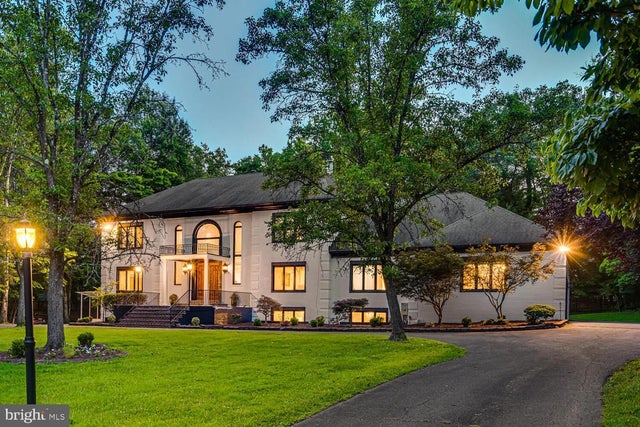 9118 Bells Mill Rd, POTOMAC