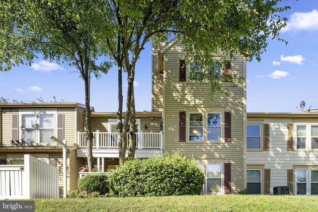 20172 Locustdale Dr #221, Germantown