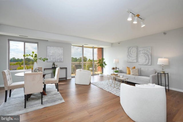 5800 Nicholson Ln #1-704, North Bethesda