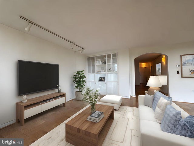 4242 East West Hwy #618, Chevy Chase