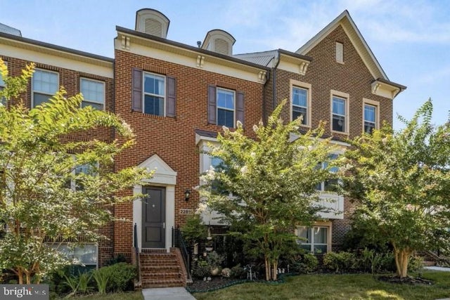 22816 Broadway Ave, Clarksburg