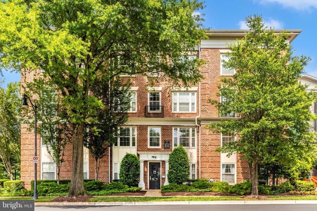 7 Booth St #201, Gaithersburg