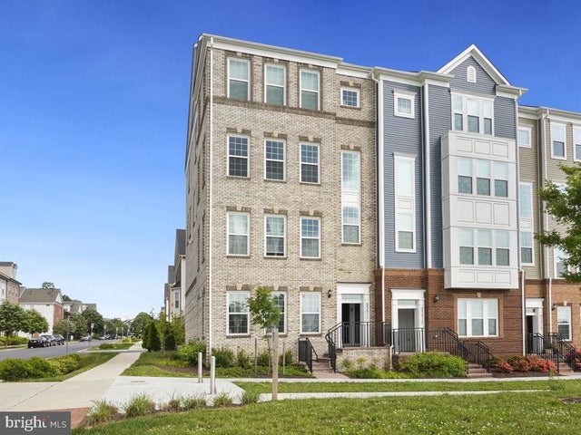 23511 Public House Rd #101, Clarksburg