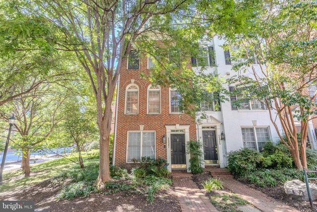 1227 Fidler Ln, Silver Spring