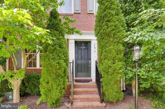 593 Cedar Spring St, Gaithersburg