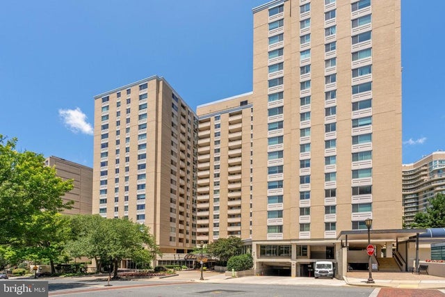 4601 N Park Ave #1118, Chevy Chase