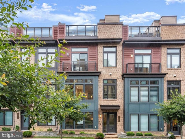 153 Winsome Cir, Bethesda
