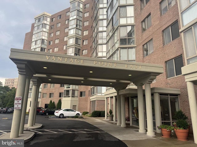 3200 N Leisure World Blvd #702, Silver Spring