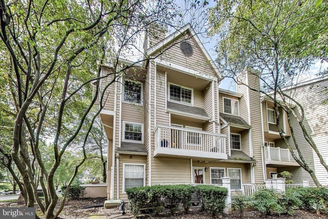 5821 Inman Park Cir #400, Rockville