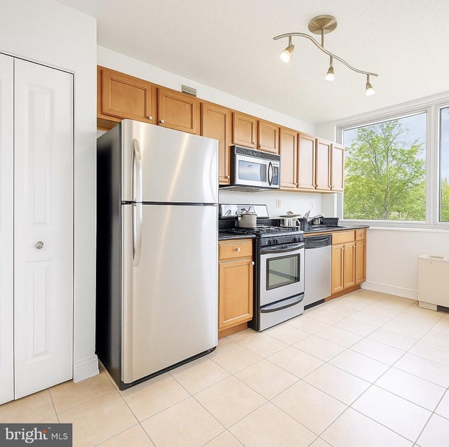 1220 Blair Mill Rd #405, Silver Spring