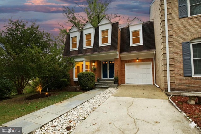 7443 Crestberry Ln, Bethesda