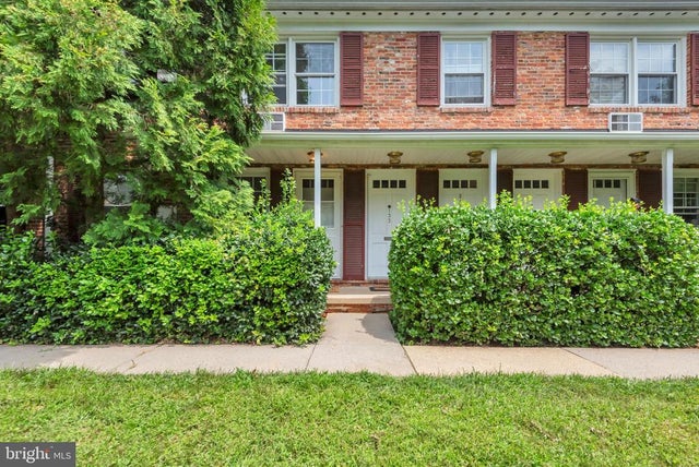 135 Talbott St #135, Rockville