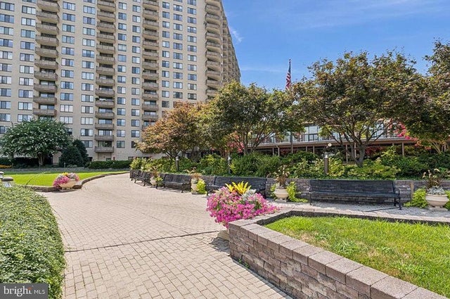 5225 Pooks Hill Rd #201n, Bethesda