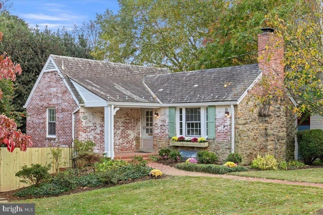 1606 N Springwood Dr, Silver Spring