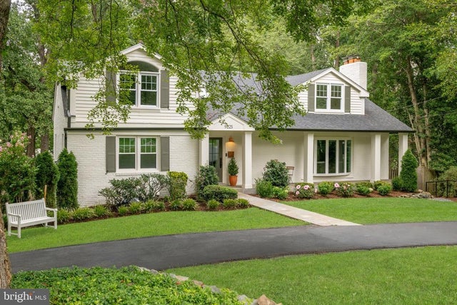 9225 Laurel Oak Dr, Bethesda