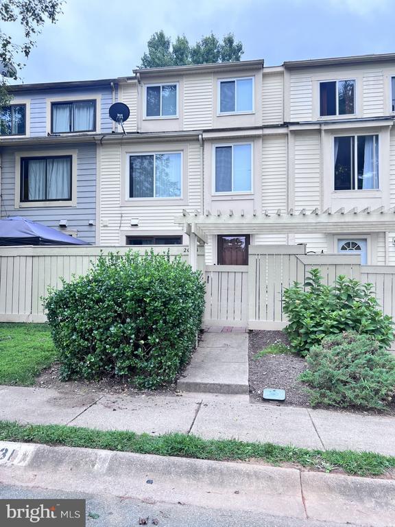 20131 Welbeck Ter, Montgomery Village