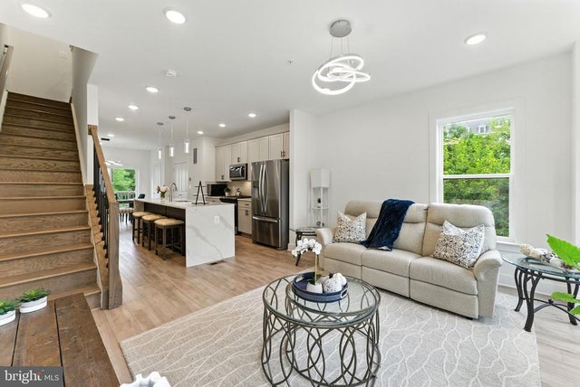 807 King Farm Blvd, Rockville