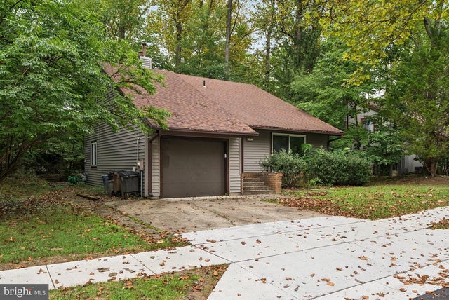 2 Tapiola Ct, Rockville