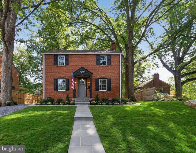 302 Penwood Rd, Silver Spring