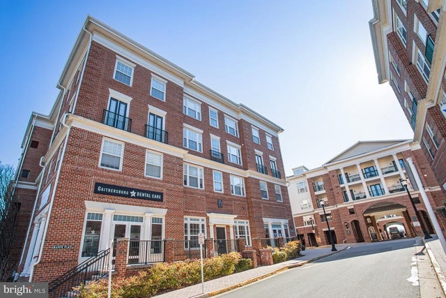 8 Granite Pl #362, Gaithersburg