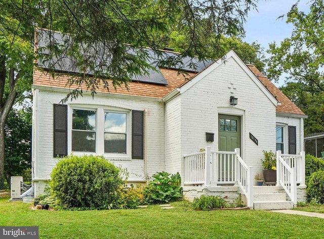 10146 Sutherland Rd, Silver Spring