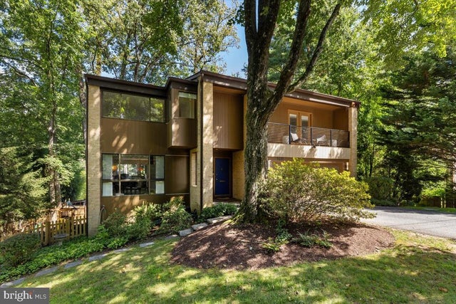 9411 Fernwood Rd, Bethesda