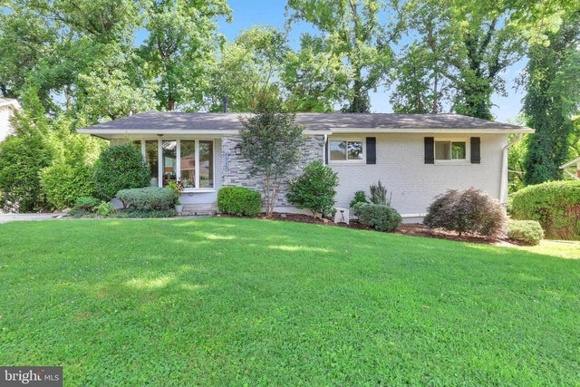 6313 Tone Dr, Bethesda