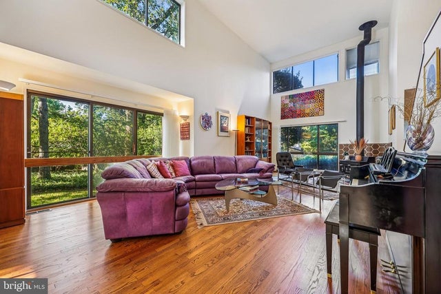 9305 Friars Rd, Bethesda