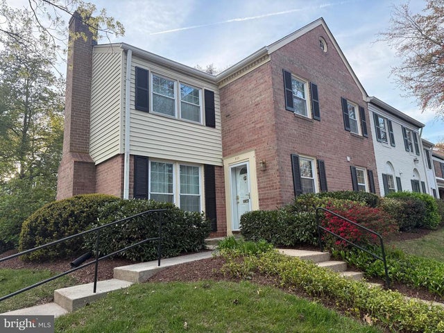 800 Azalea Dr #16, Rockville