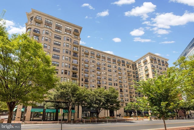 7710 Woodmont Ave #211, BETHESDA
