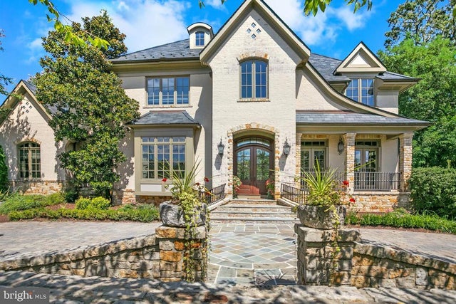 6413 Garnett Dr, Chevy Chase