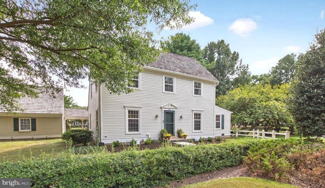 301 Fairgrove Ter, Gaithersburg