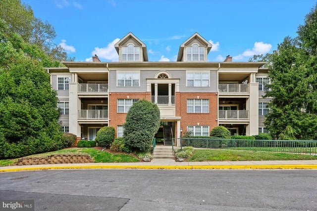 137 Timberbrook Ln #103, Gaithersburg