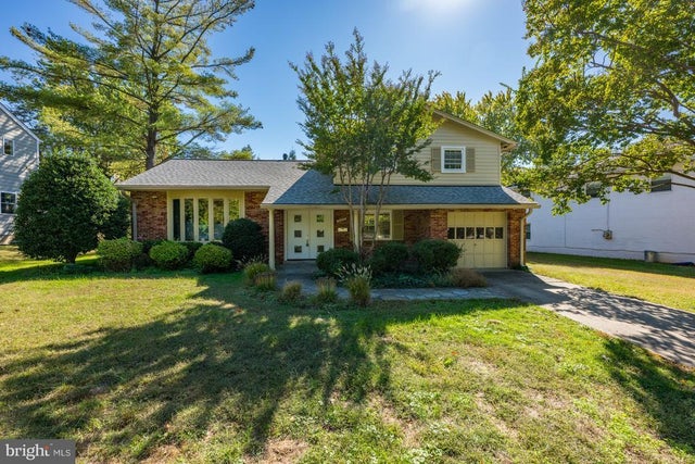 6412 Wilson Ln, Bethesda