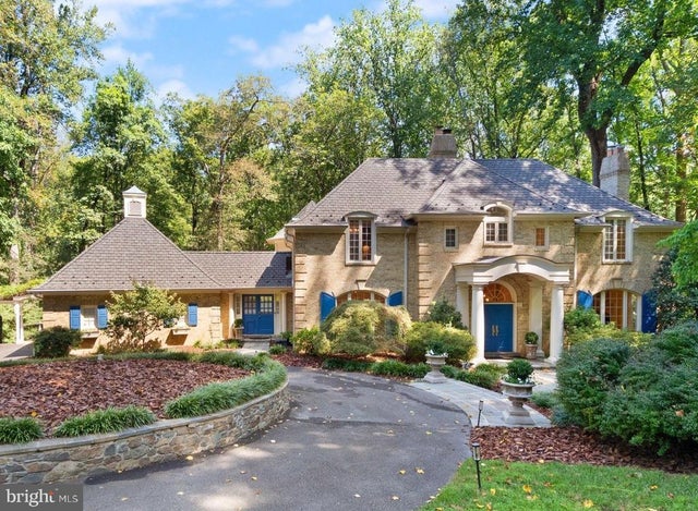 9017 Clewerwall Dr, Bethesda