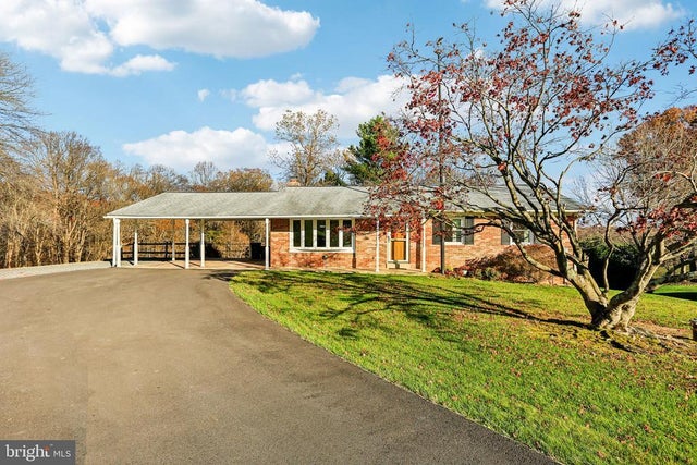 21 Garfield Ct, Gaithersburg