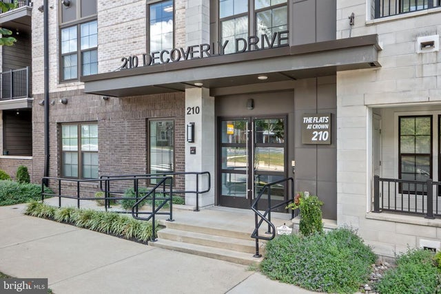 210 Decoverly Dr #106, Gaithersburg