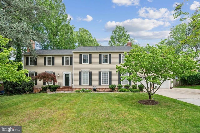 10533 Macarthur Blvd, Potomac