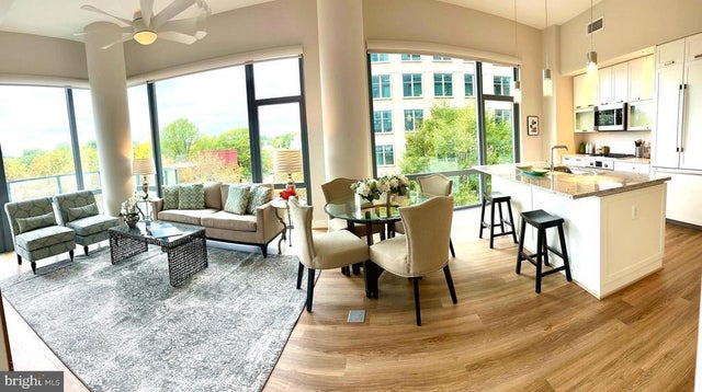 4960 Fairmont Ave #505, Bethesda