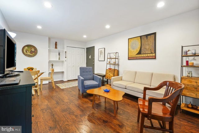 878 College Pkwy #101, Rockville