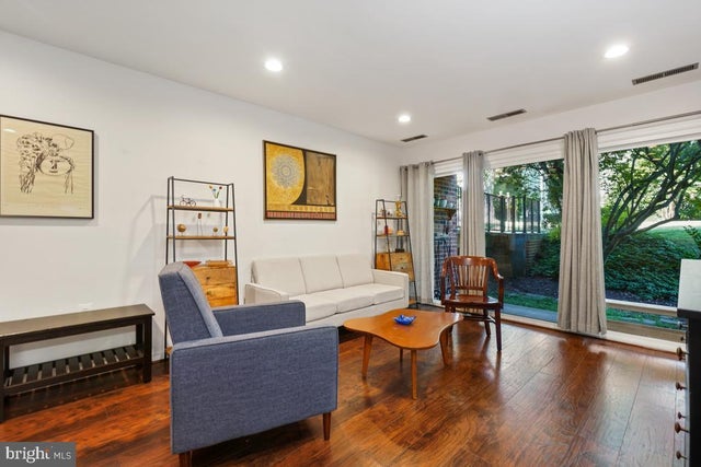 878 College Pkwy #101, Rockville