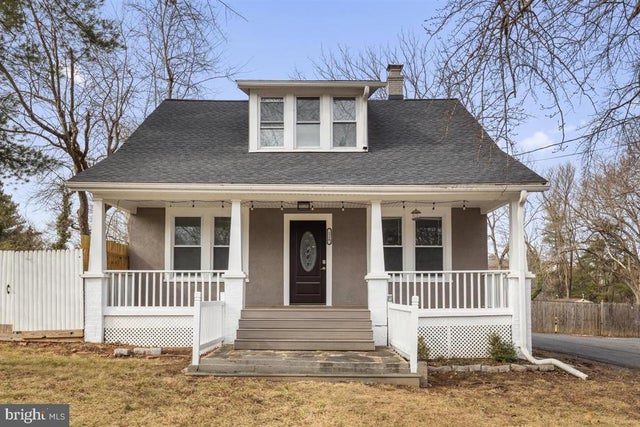 128 Washington Grove Ln, Gaithersburg